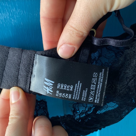 Black lace bralette - Picture 4 of 4